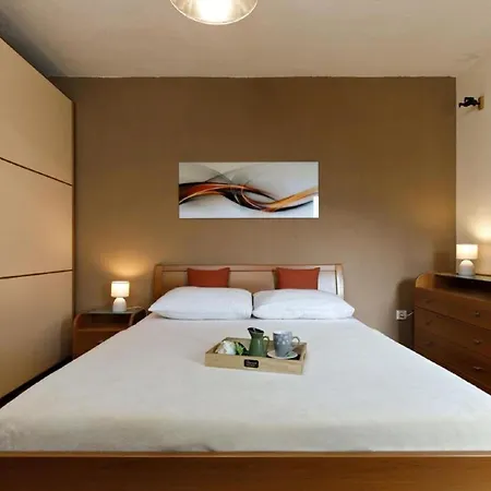 Villa Charming With Private Pool Drniš