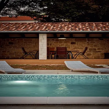 Charming With Private Pool * Drniš