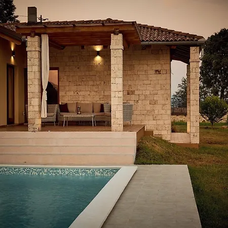 Villa Lujo *