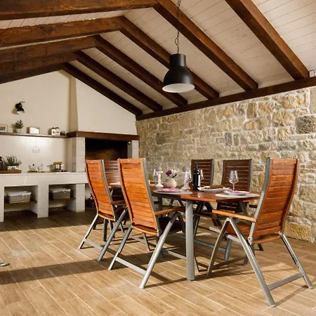 Charming With Private Pool * Drniš